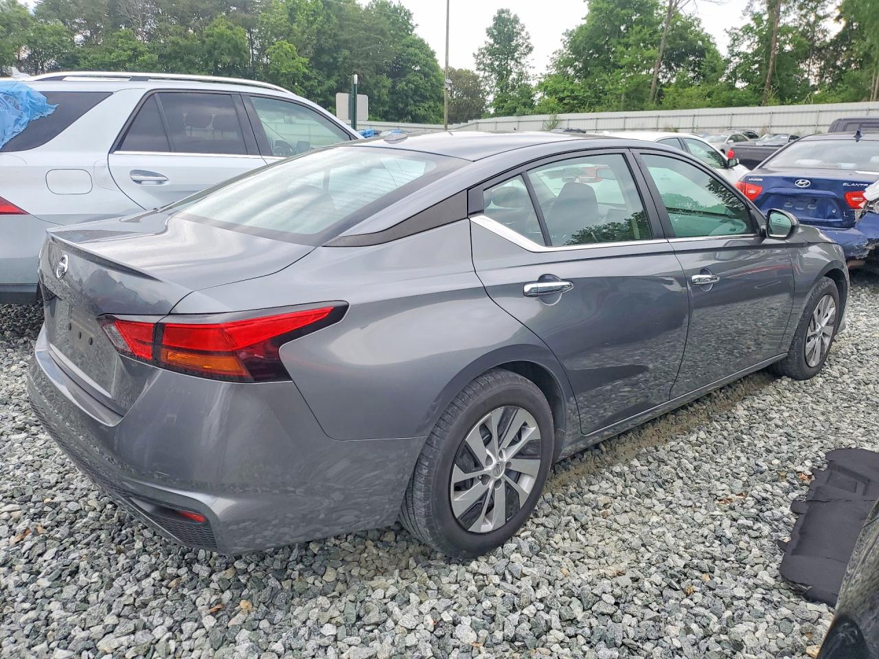 Nissan Altima S