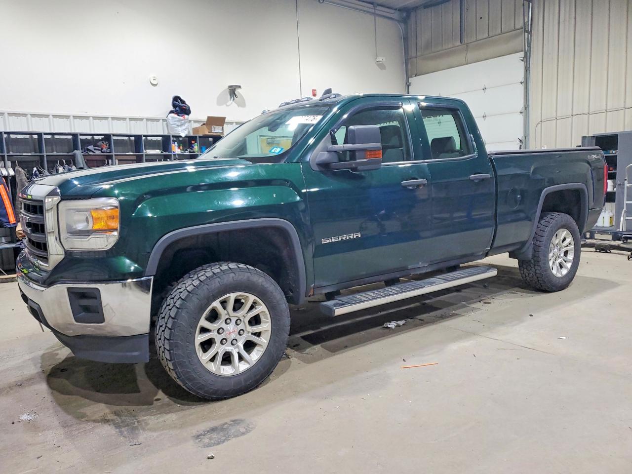 Salvage GMC Sierra Image