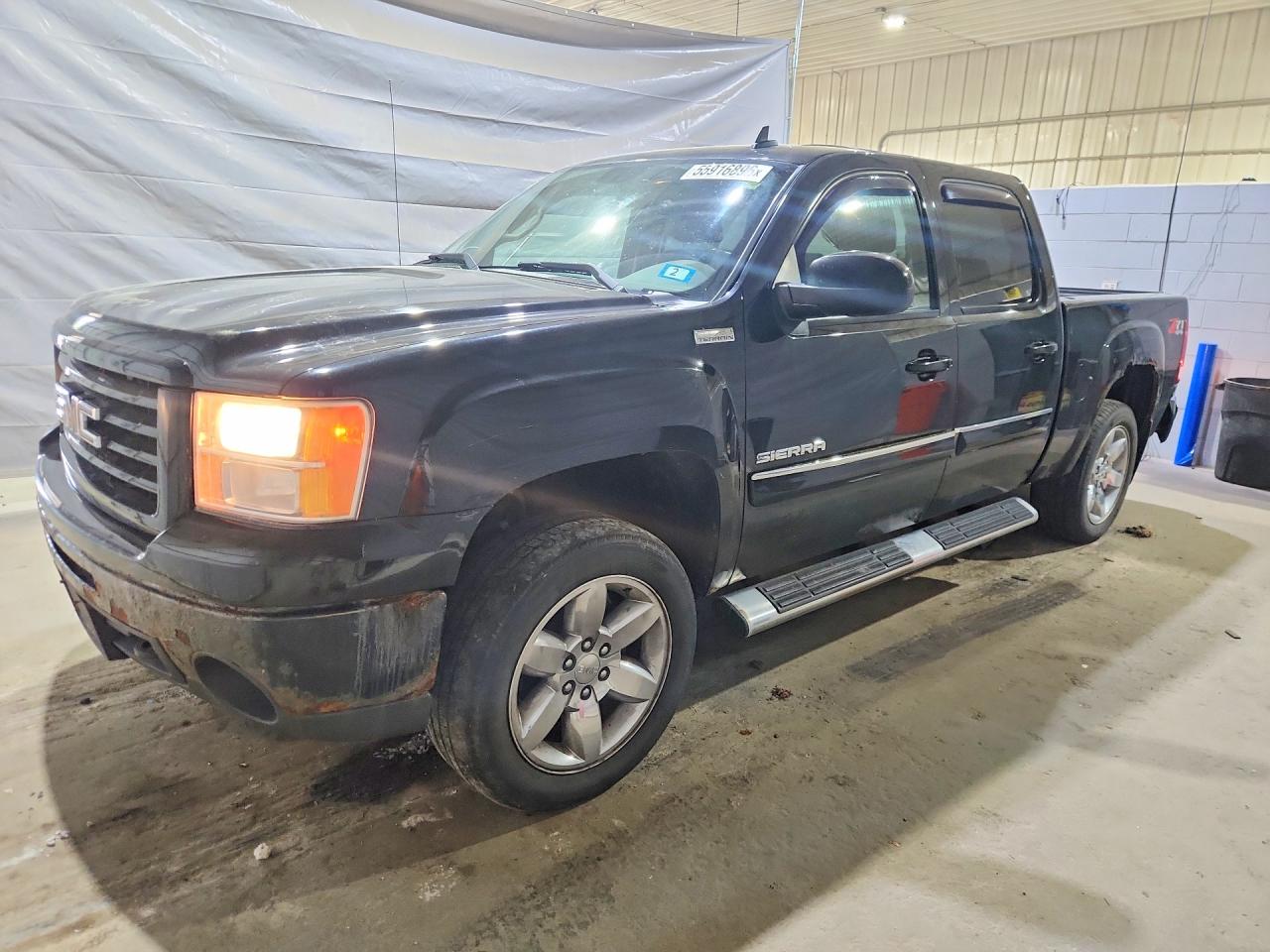 Salvage GMC Sierra Image