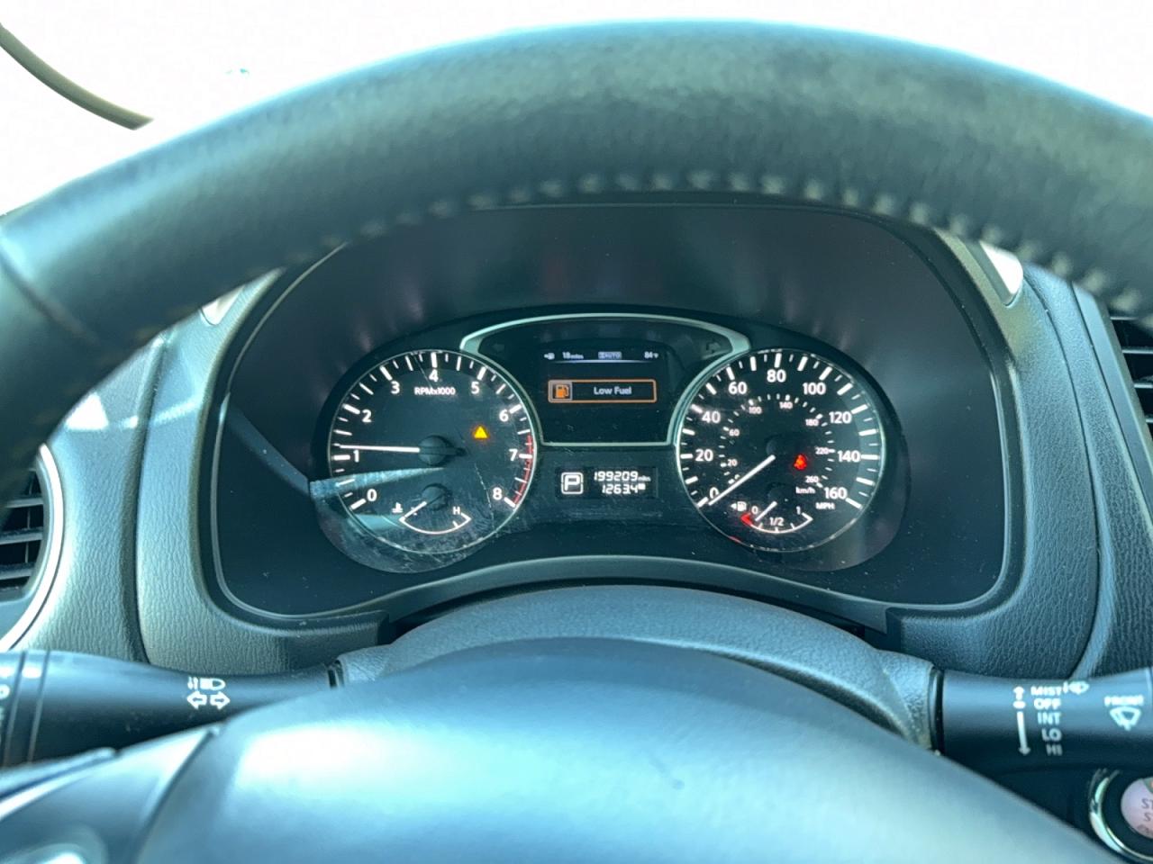Nissan Pathfinder S