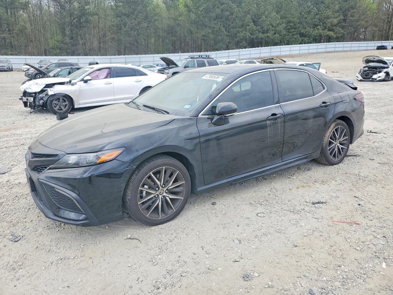 Salvage Toyota Camry Image