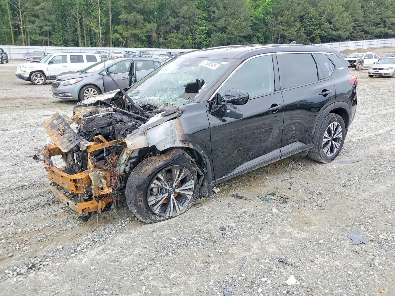 Salvage Nissan Rogue Image