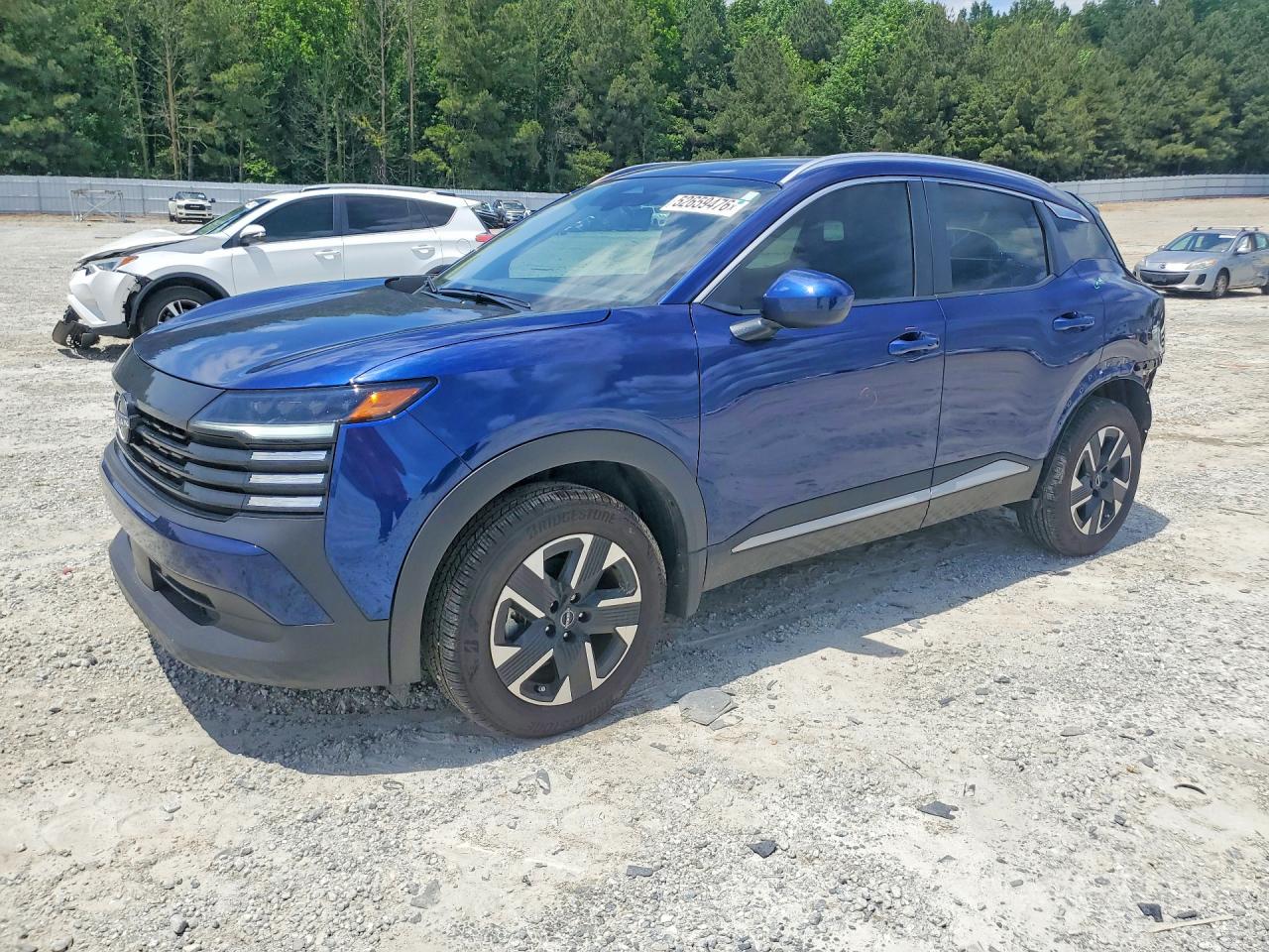 Salvage Nissan Kicks Image