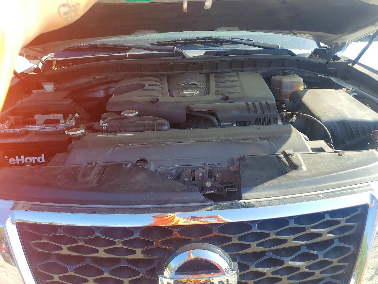 Nissan Armada Sv