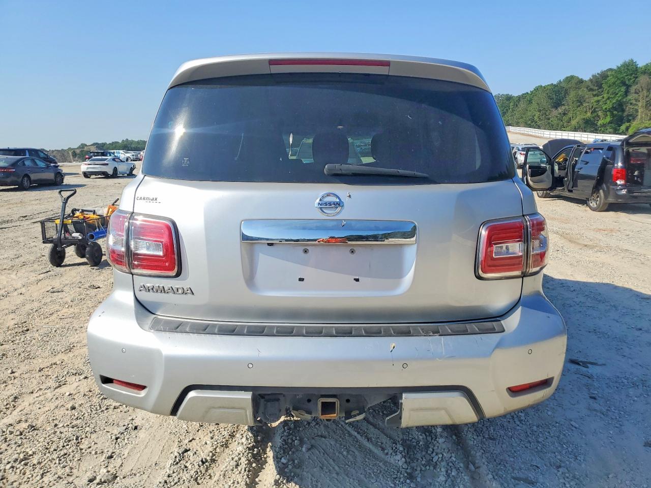 Nissan Armada Sv
