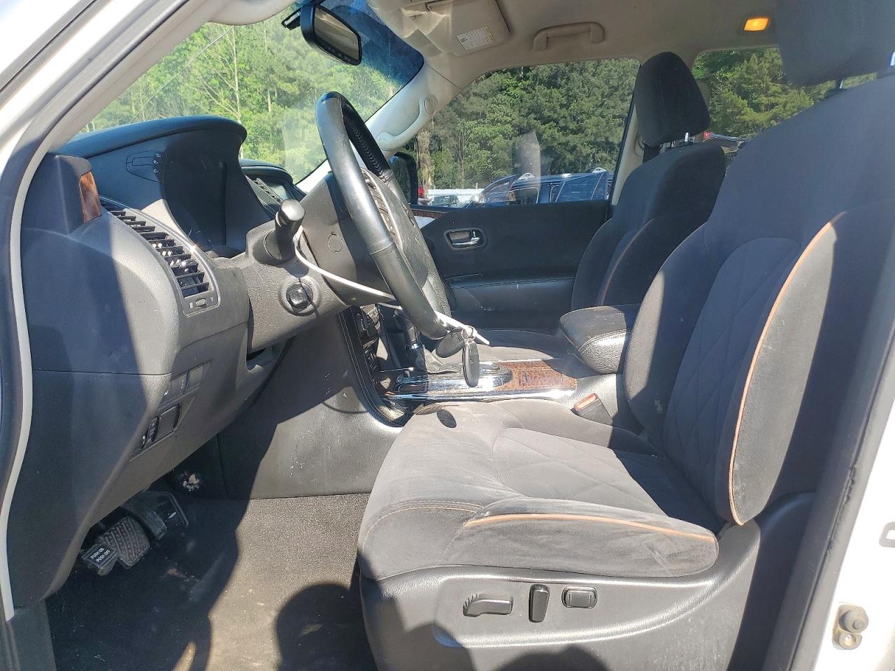 Nissan Armada Sv