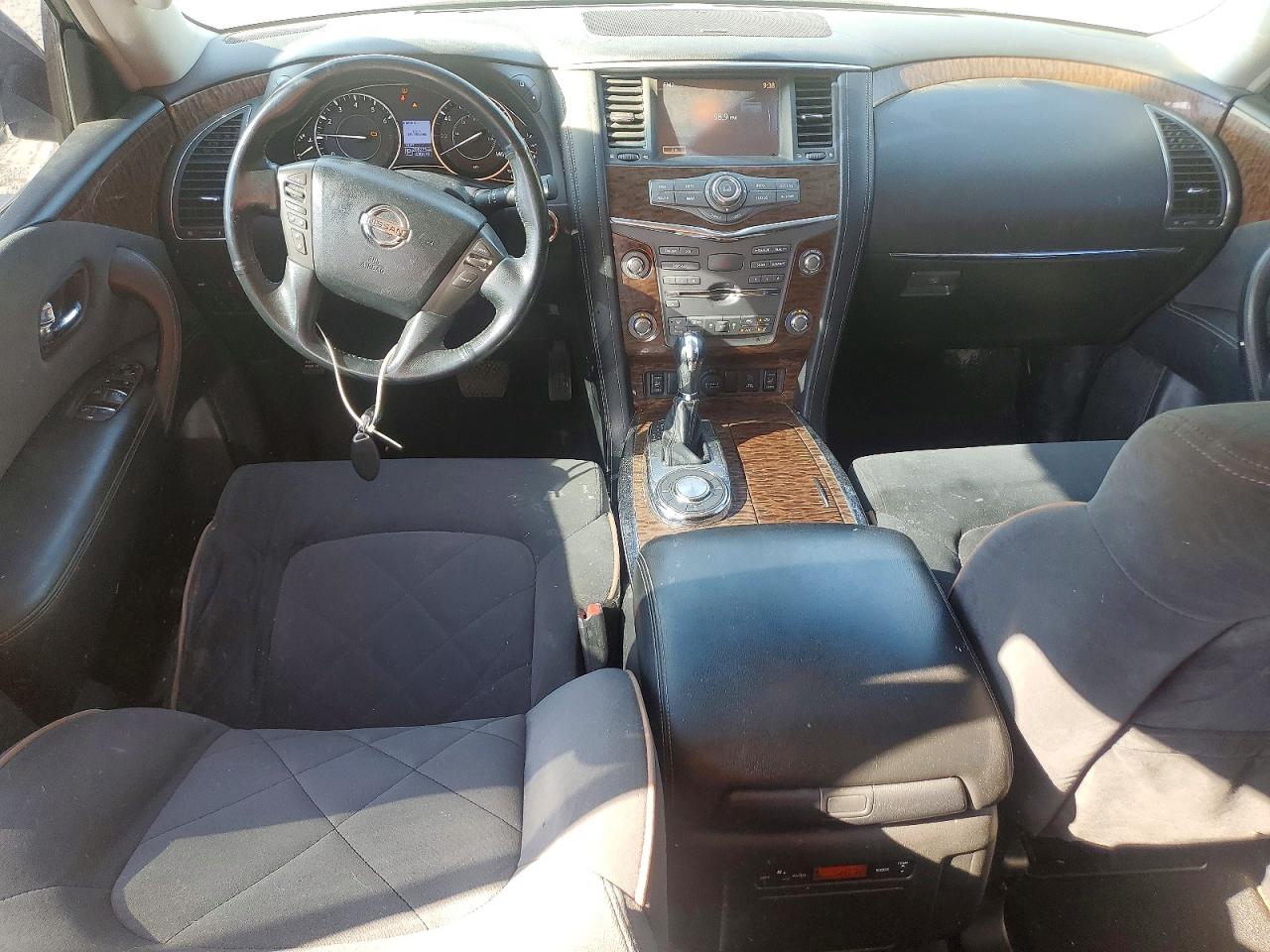 Nissan Armada Sv