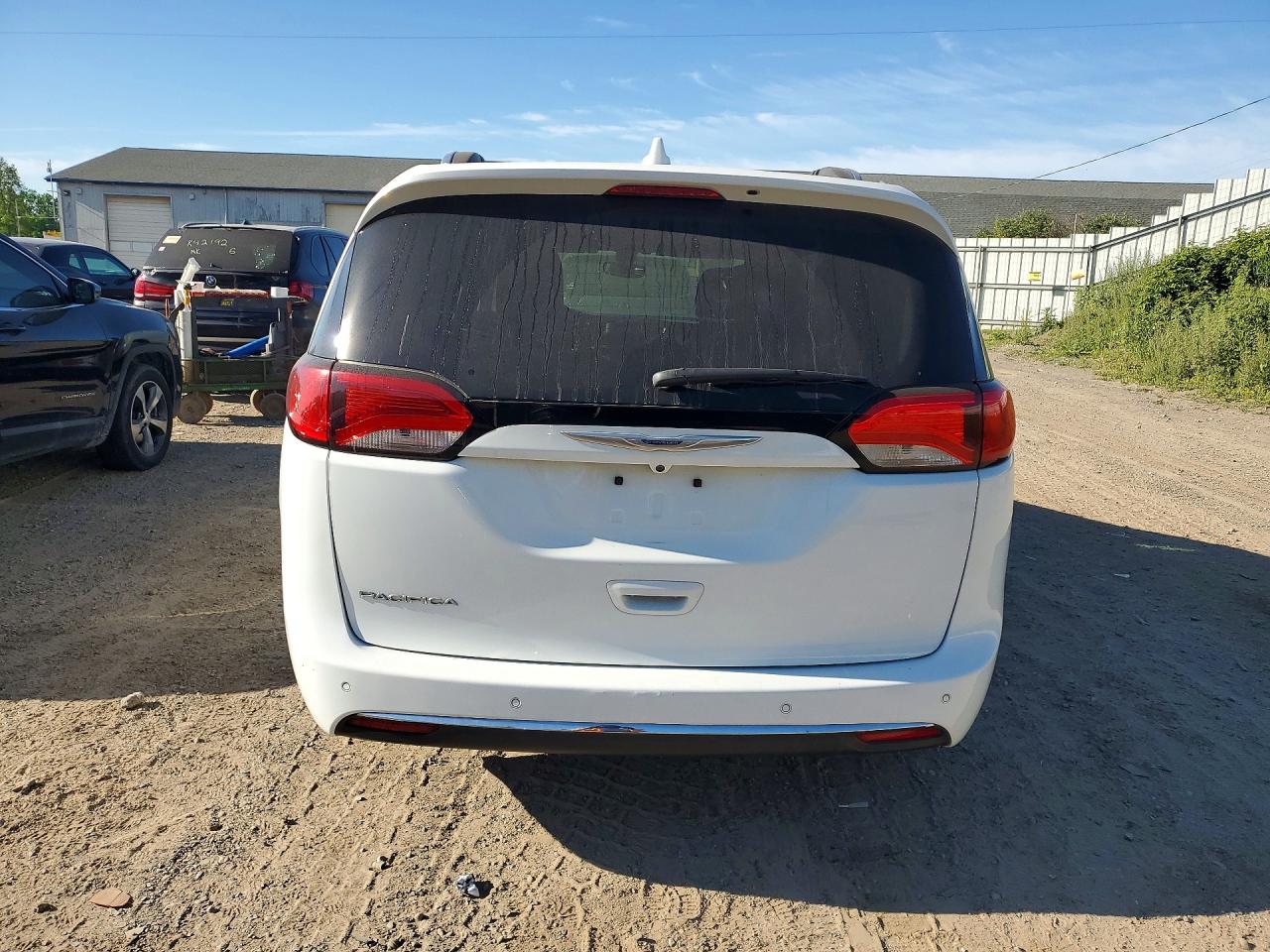 Chrysler Pacifica Touring