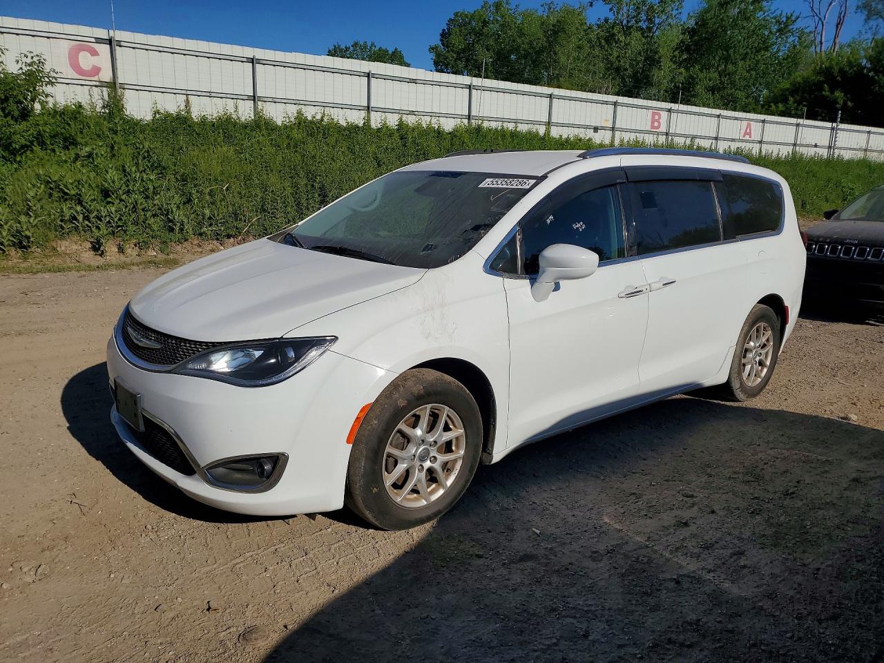 Salvage Chrysler Pacifica Image