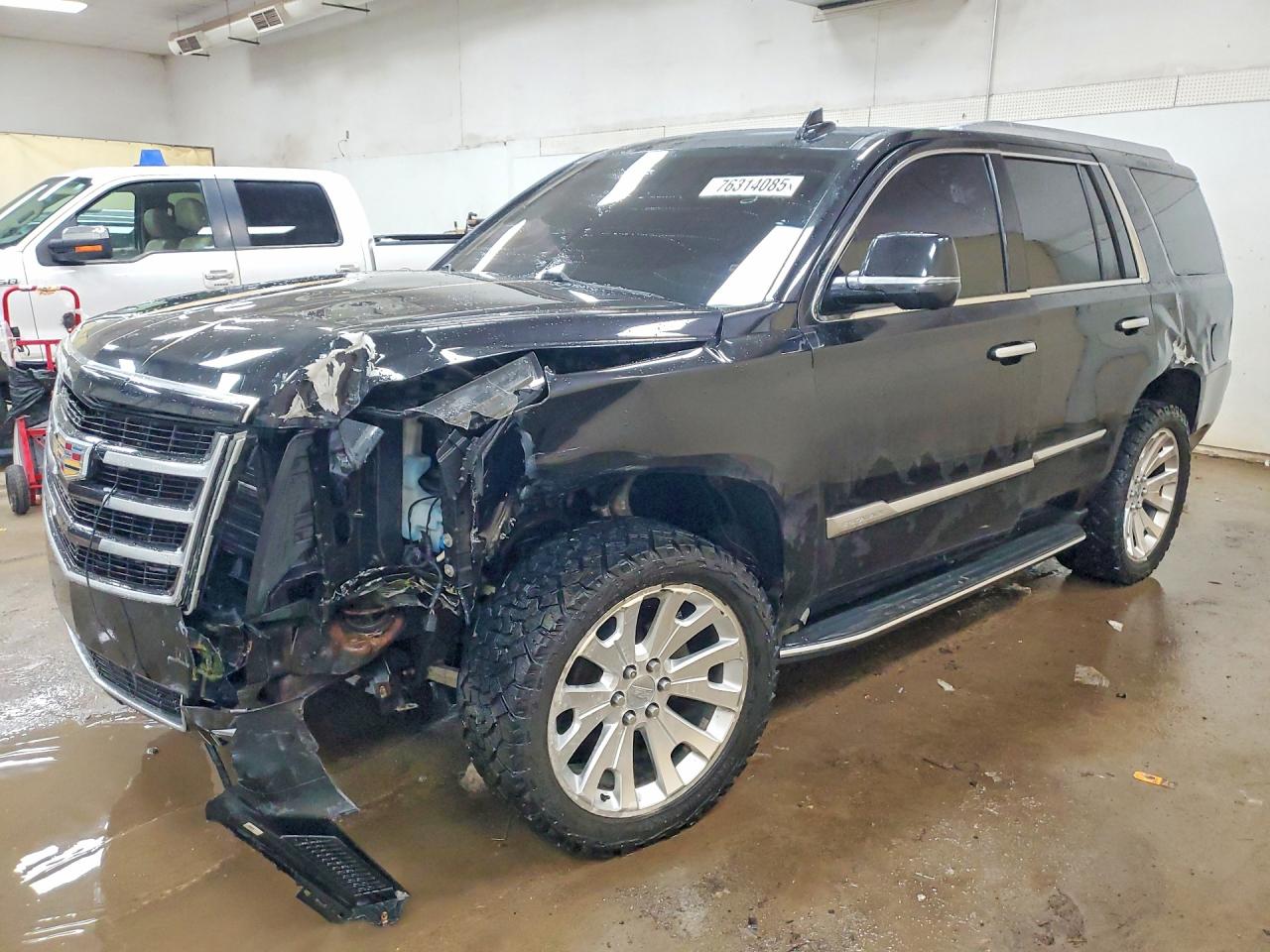 Salvage Cadillac Escalade Image