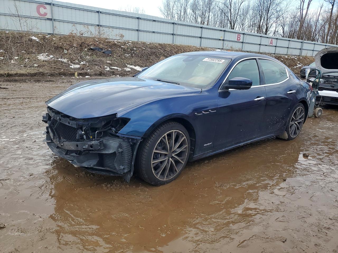 Salvage Maserati Ghibli Image