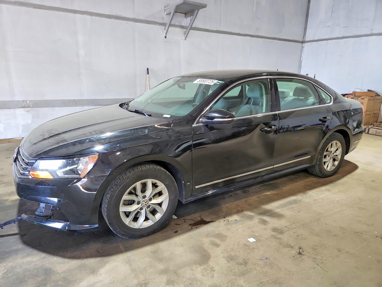 Salvage Volkswagen Passat Image