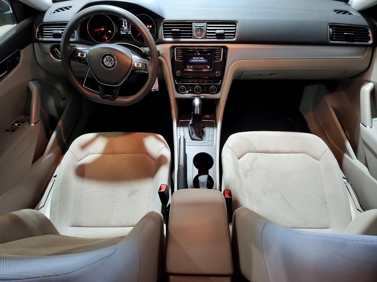 Volkswagen Passat S