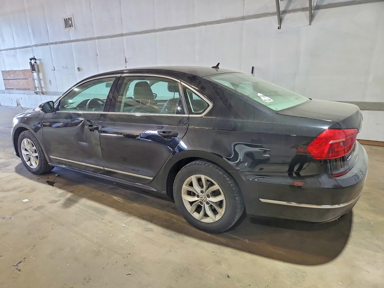 Volkswagen Passat S