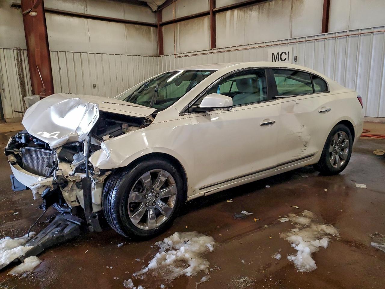 Salvage Buick LaCrosse Image