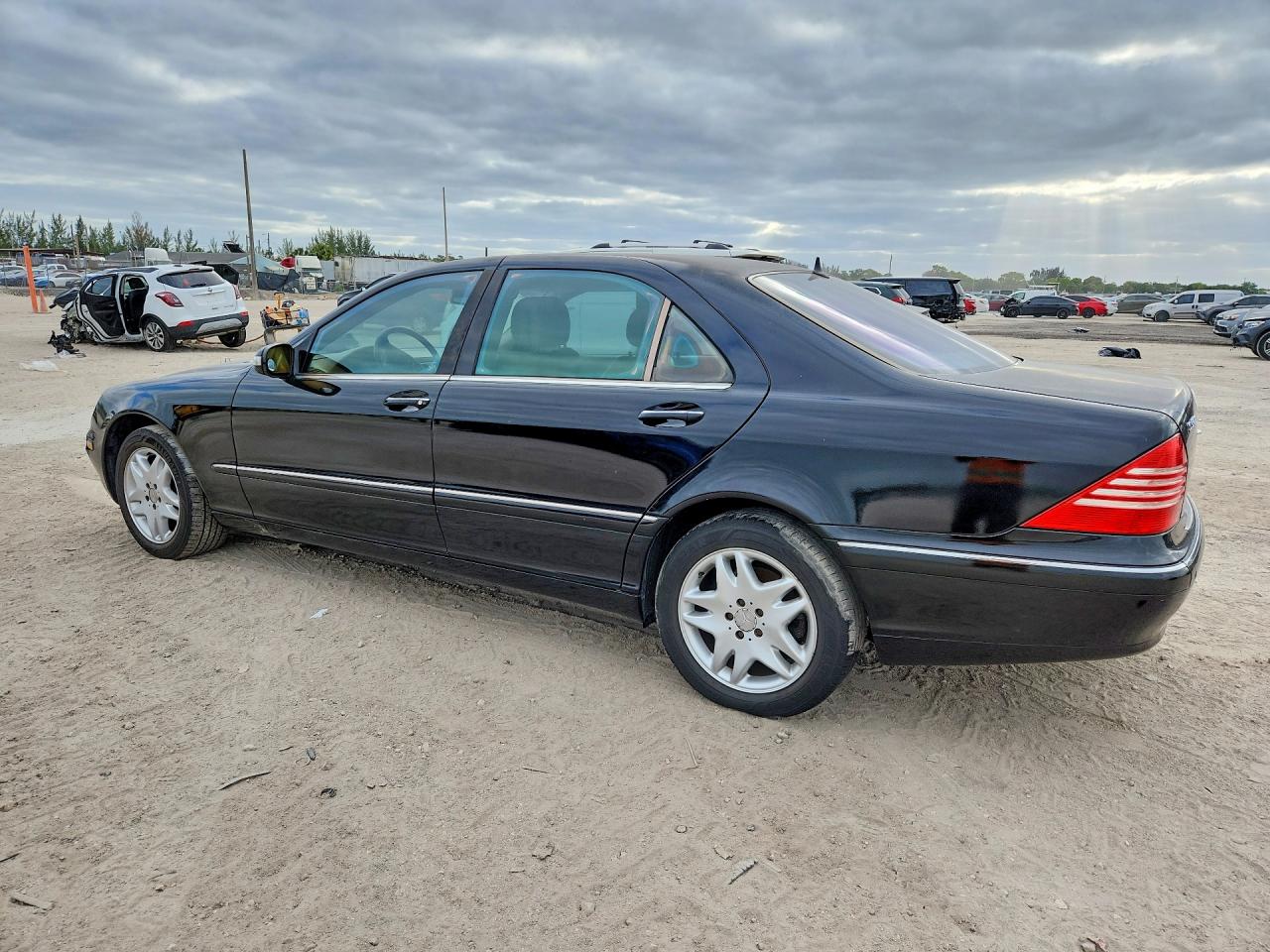 Mercedes-Benz S-Class 500