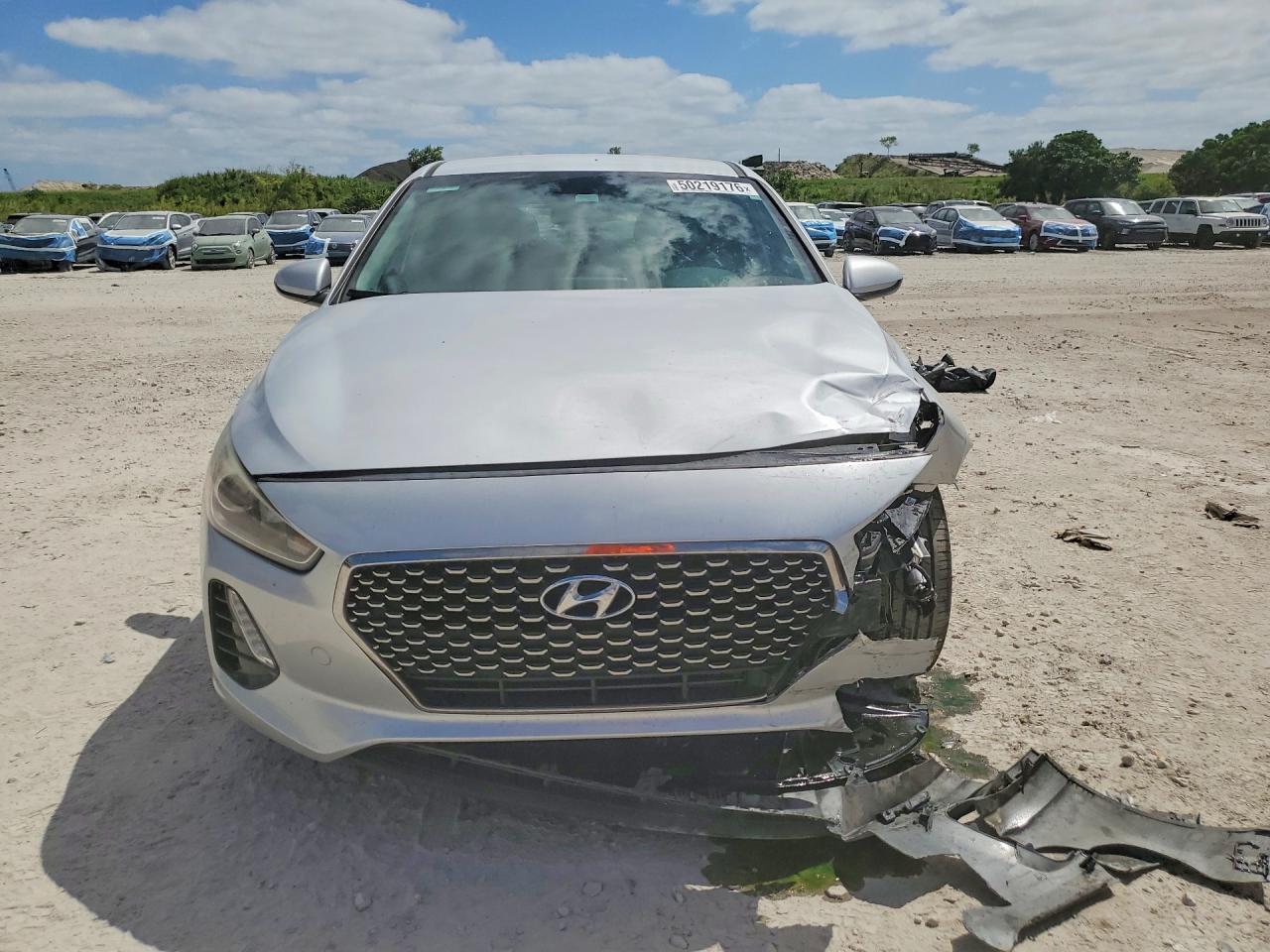 Hyundai ELANTRA Base