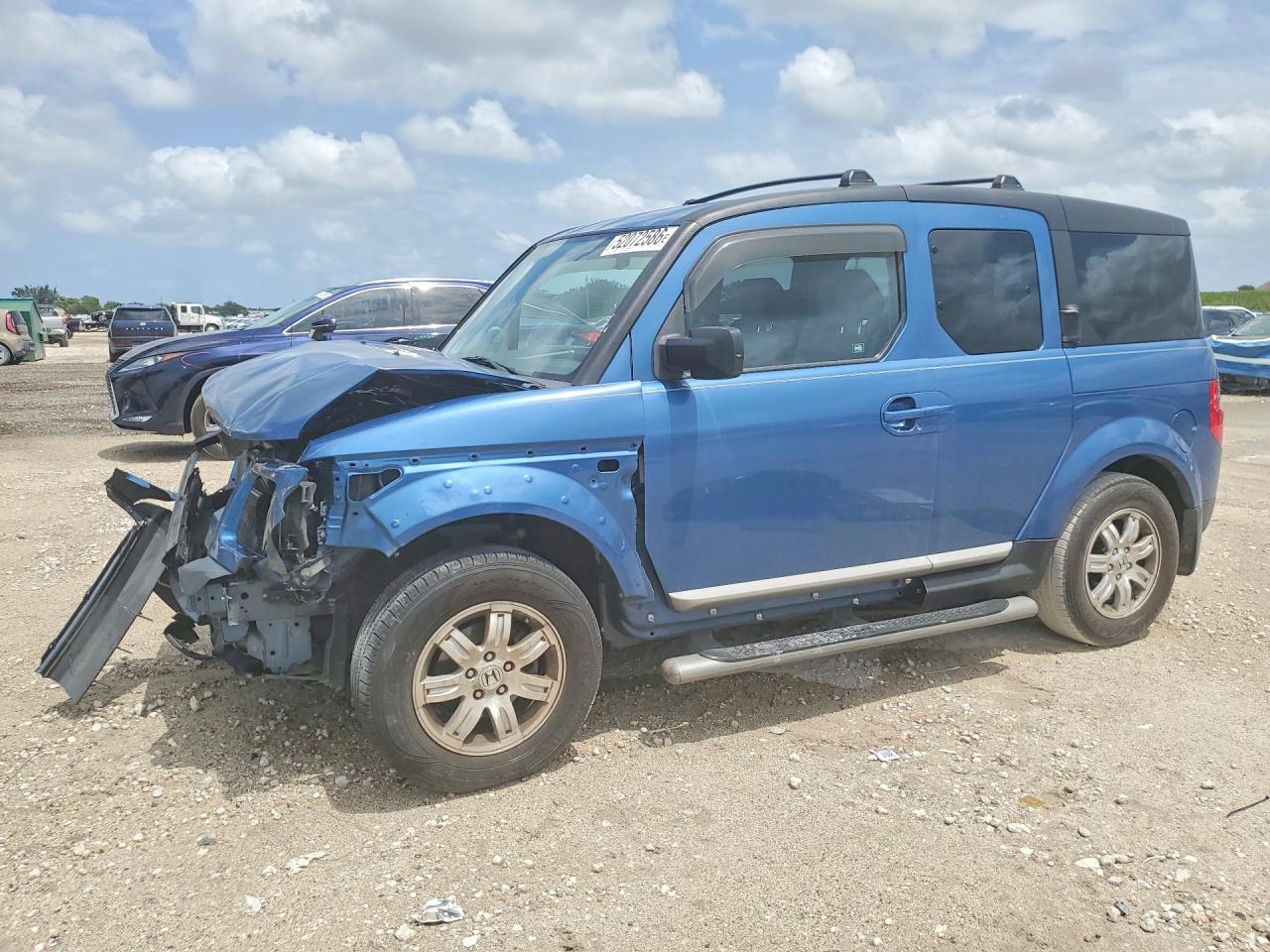 Salvage Honda Element Image