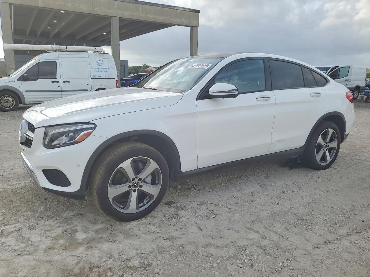 Salvage Mercedes-Benz GLC Image