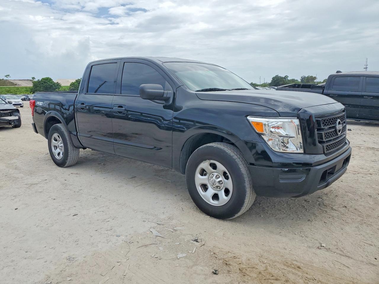 Nissan Titan S