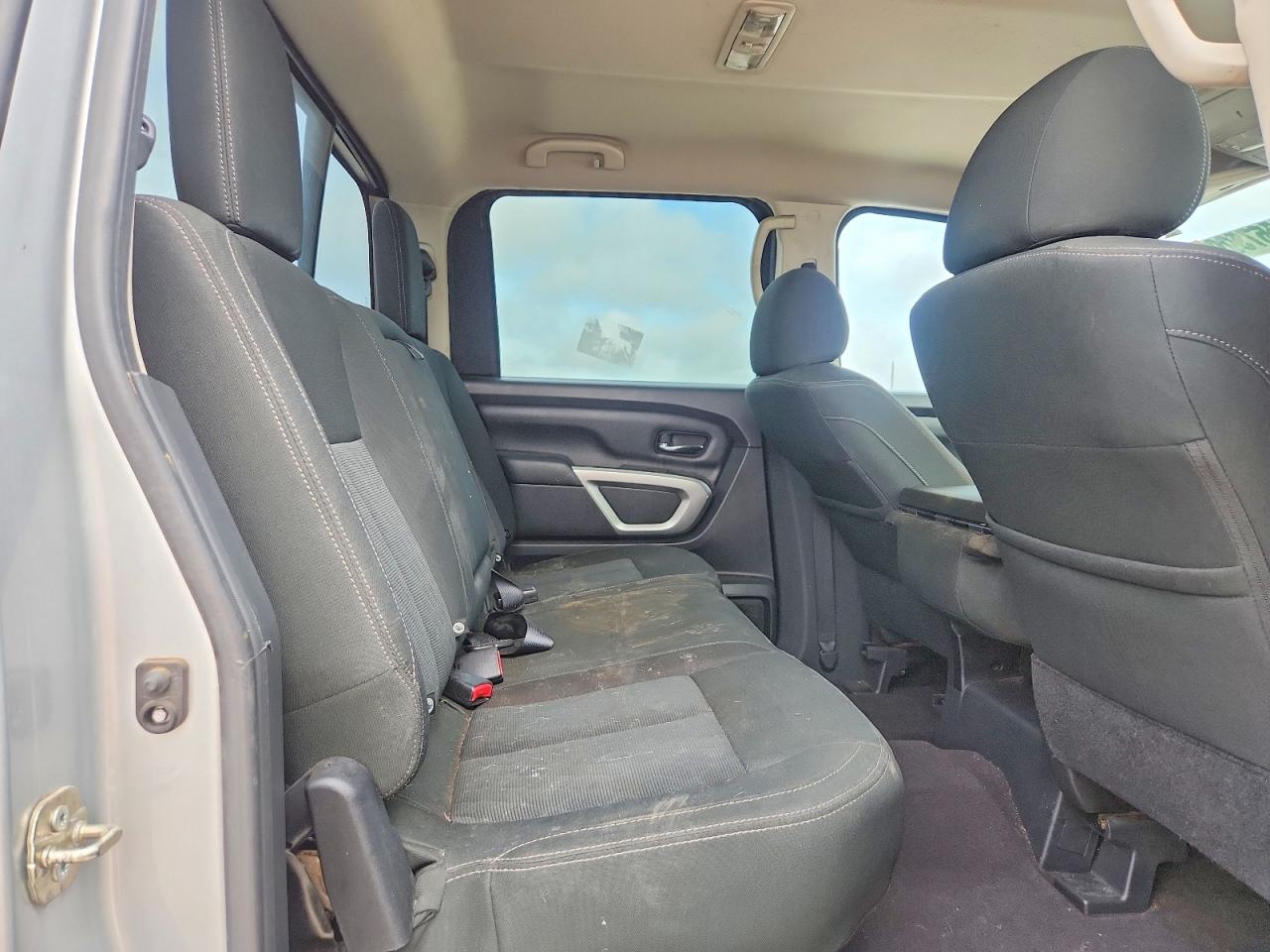 Nissan Titan S