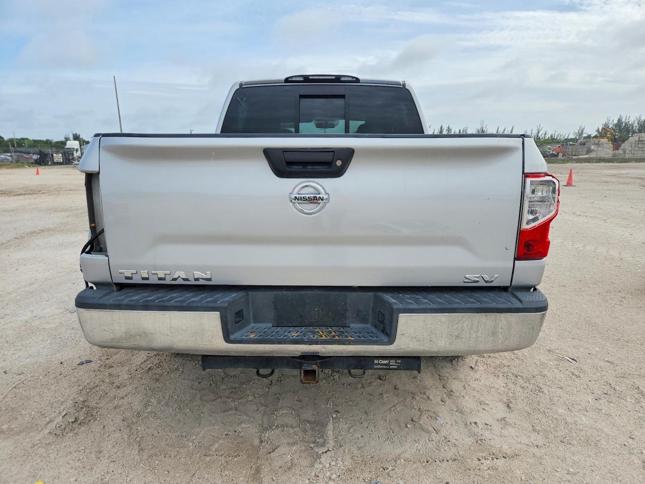 Nissan Titan S