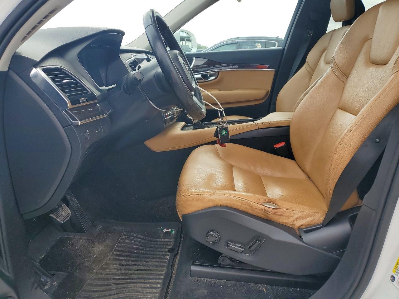 Volvo XC90 T5