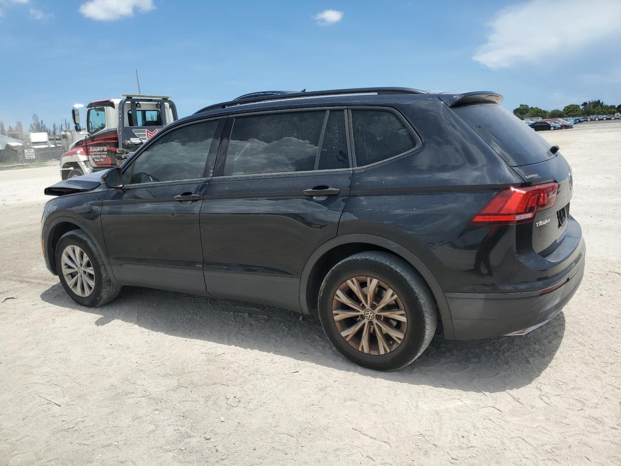 Volkswagen Tiguan S