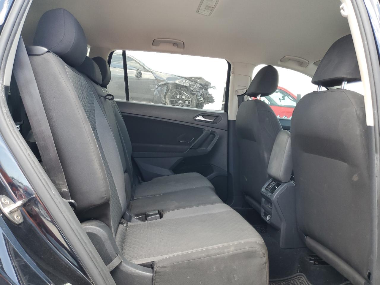Volkswagen Tiguan S