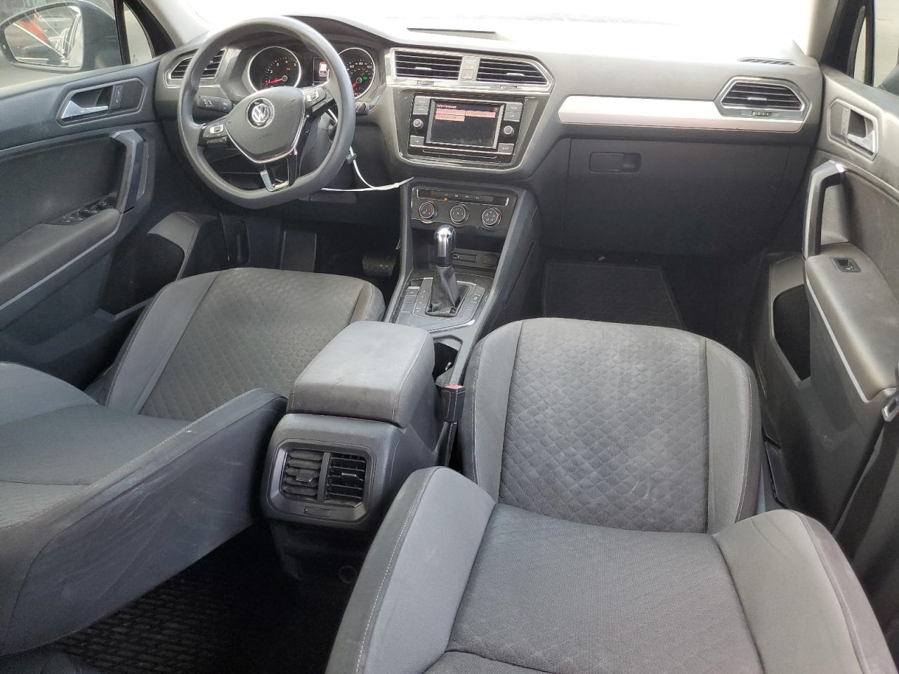 Volkswagen Tiguan S