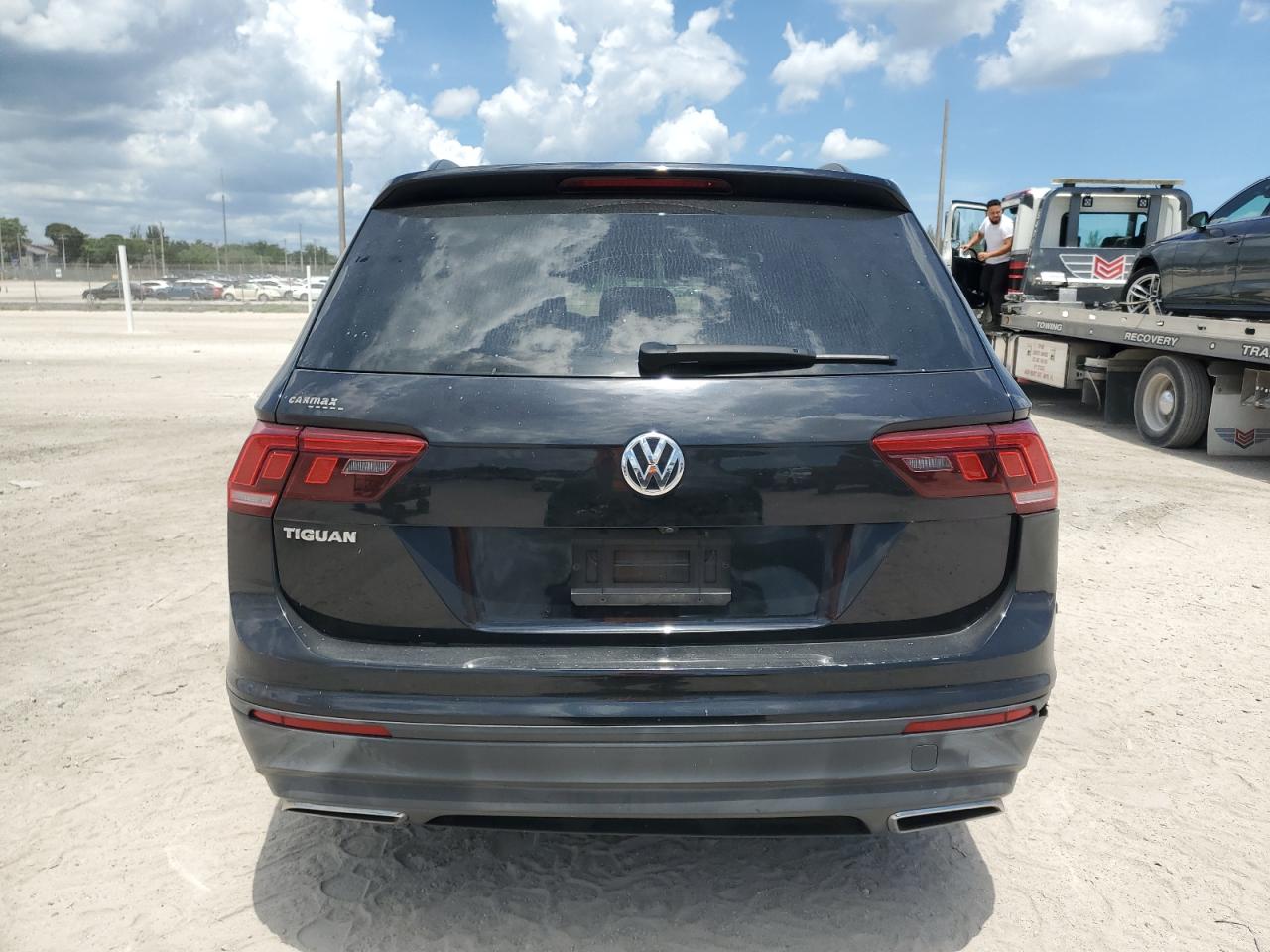 Volkswagen Tiguan S