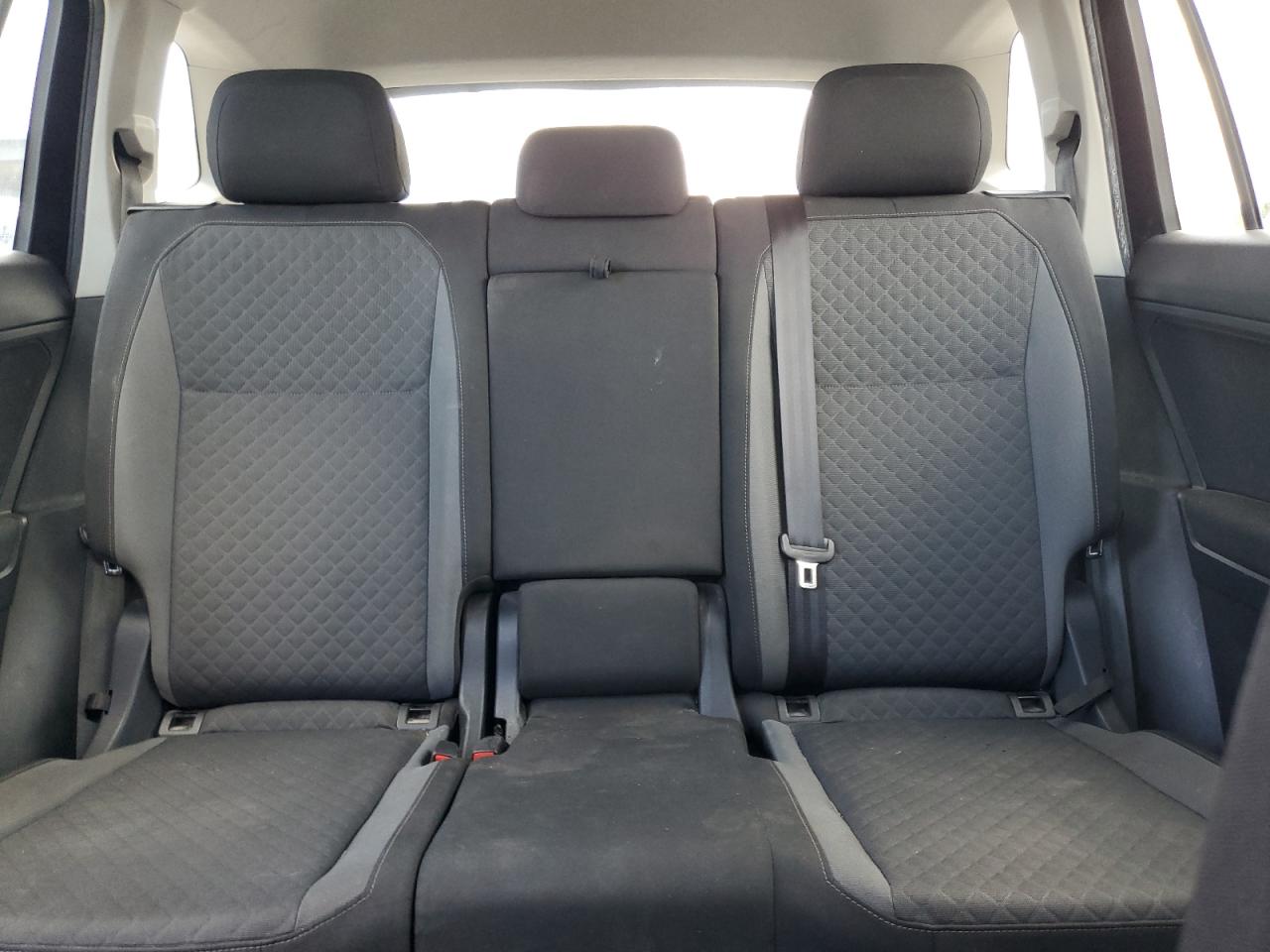 Volkswagen Tiguan S