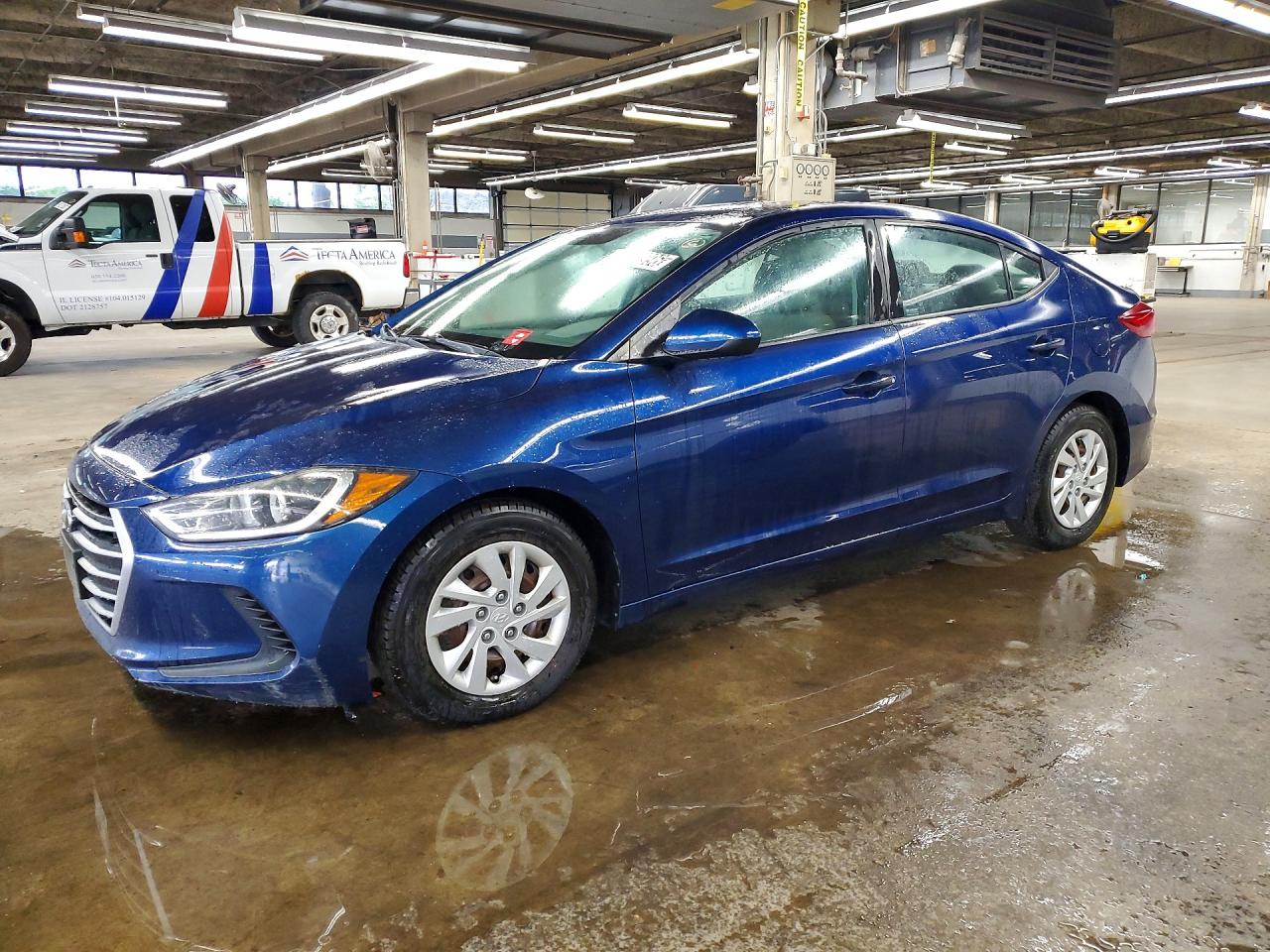Salvage Hyundai ELANTRA Image