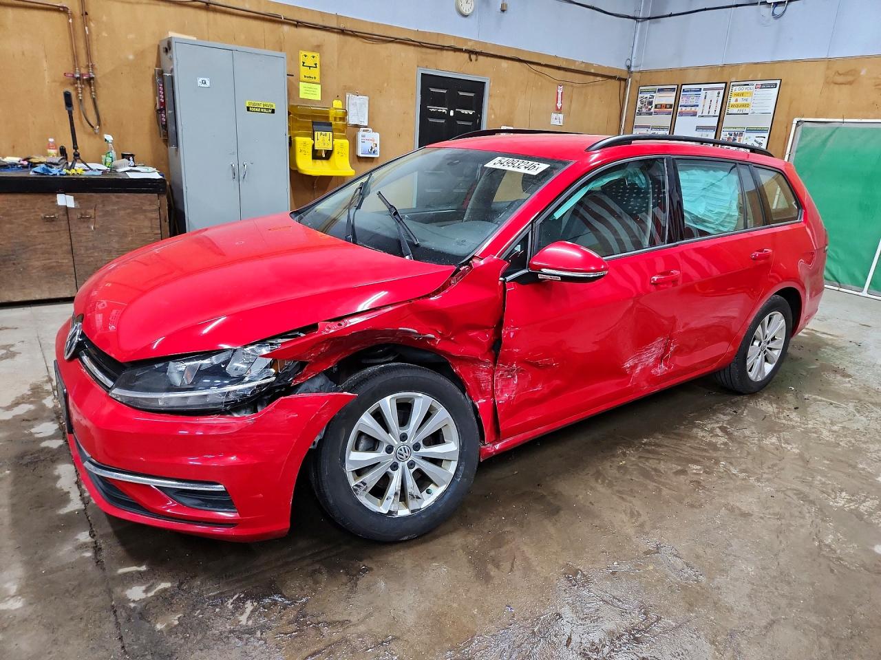 Salvage Volkswagen Golf Image
