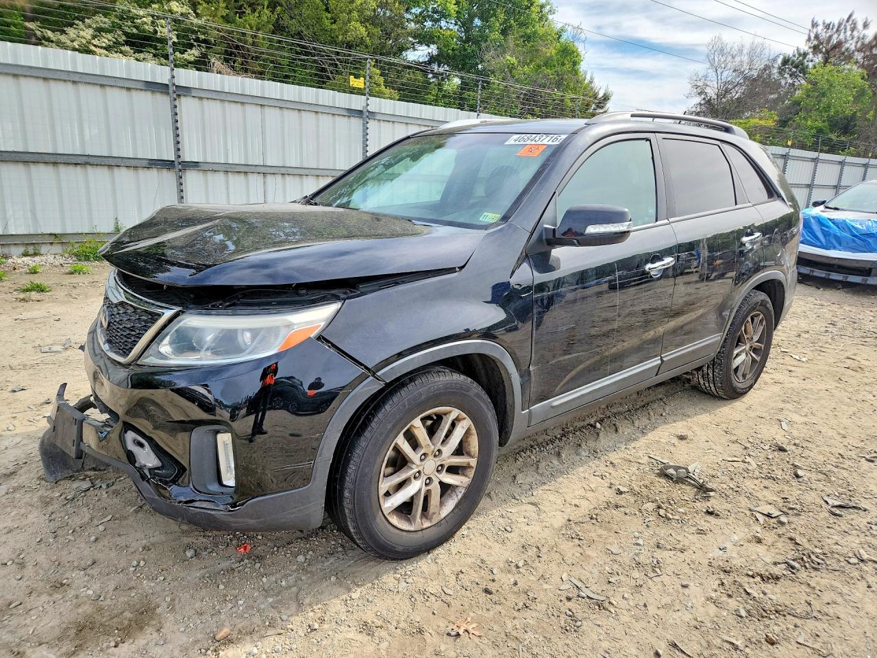 Salvage Kia Sorento Image