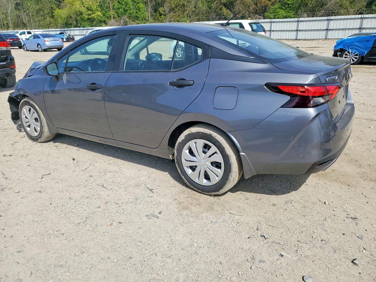 Nissan Versa S