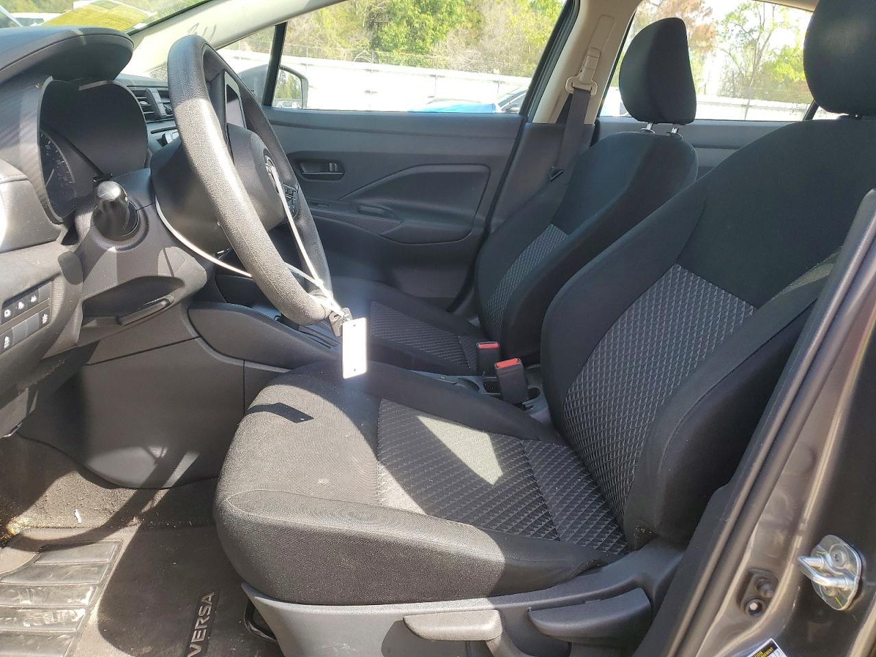 Nissan Versa S