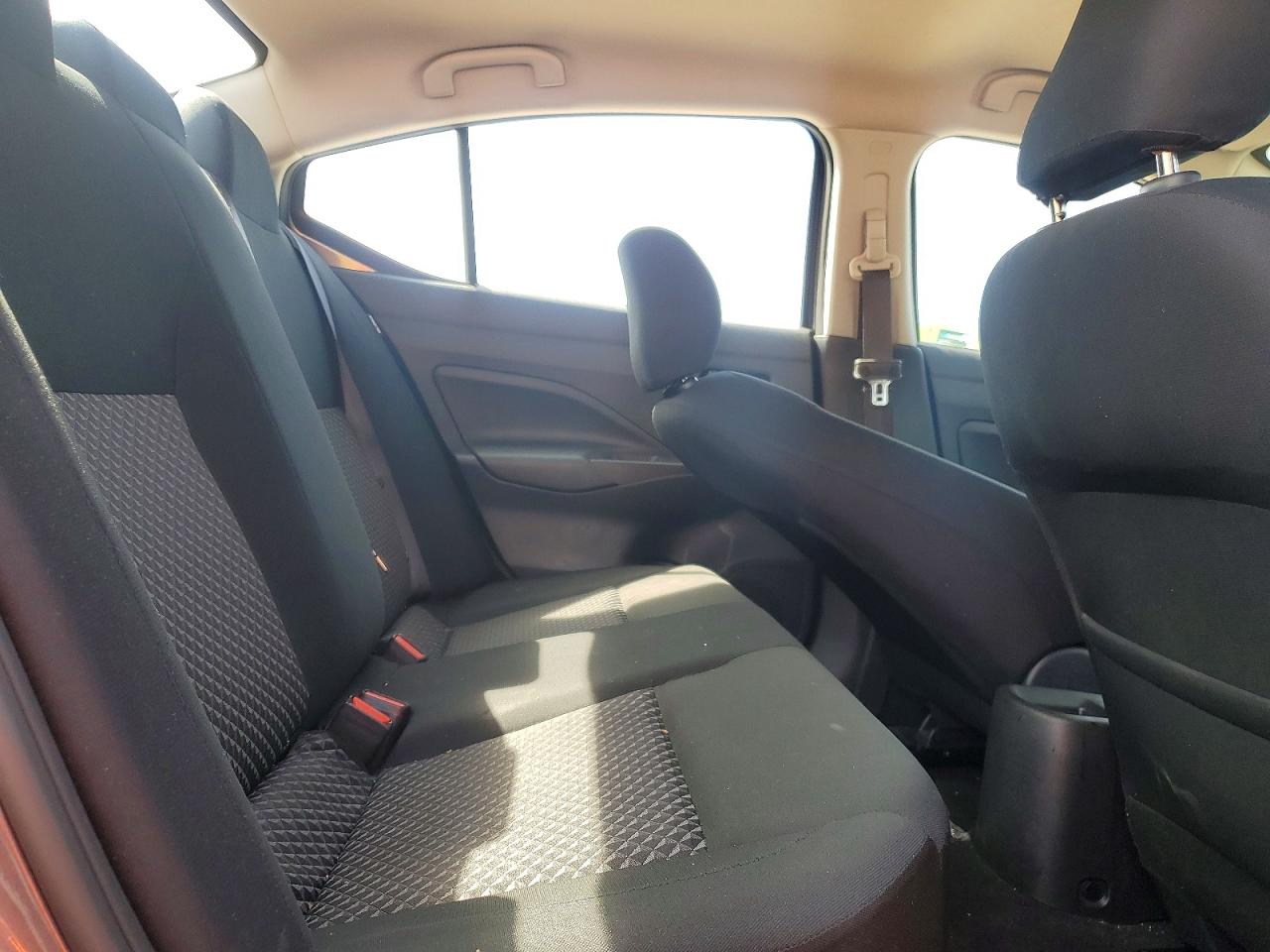 Nissan Versa S