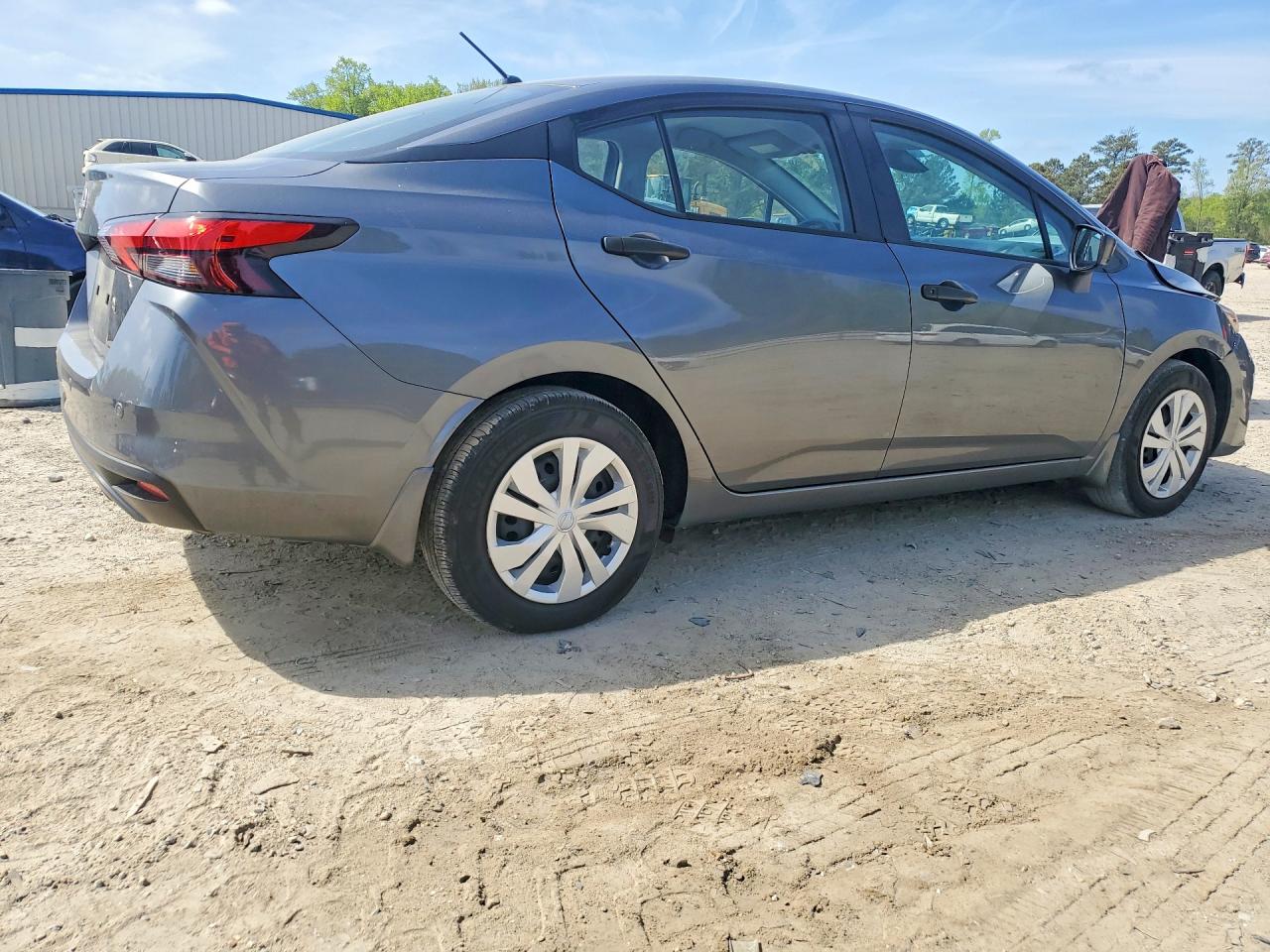Nissan Versa S