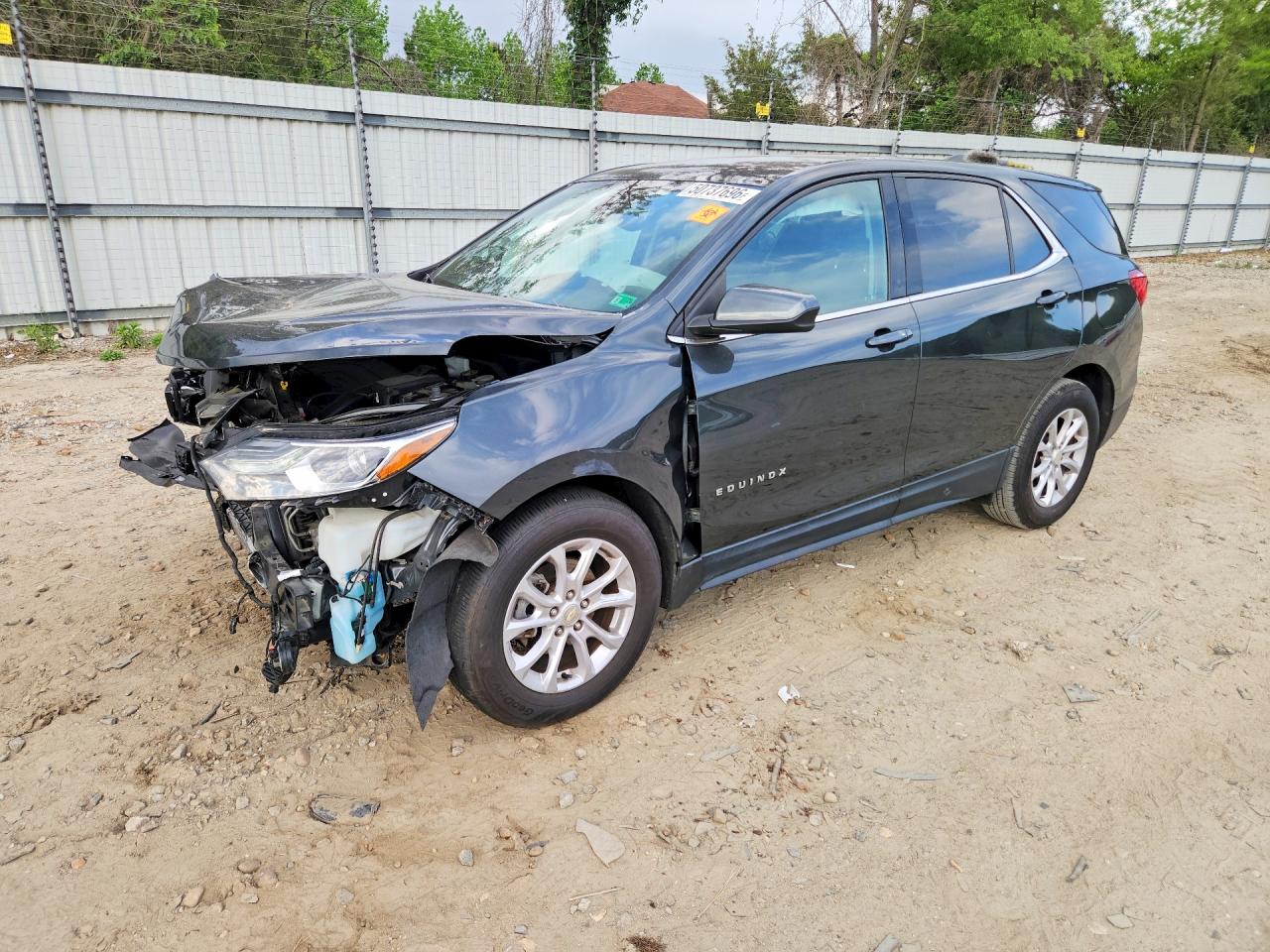 Salvage Chevrolet Equinox Image