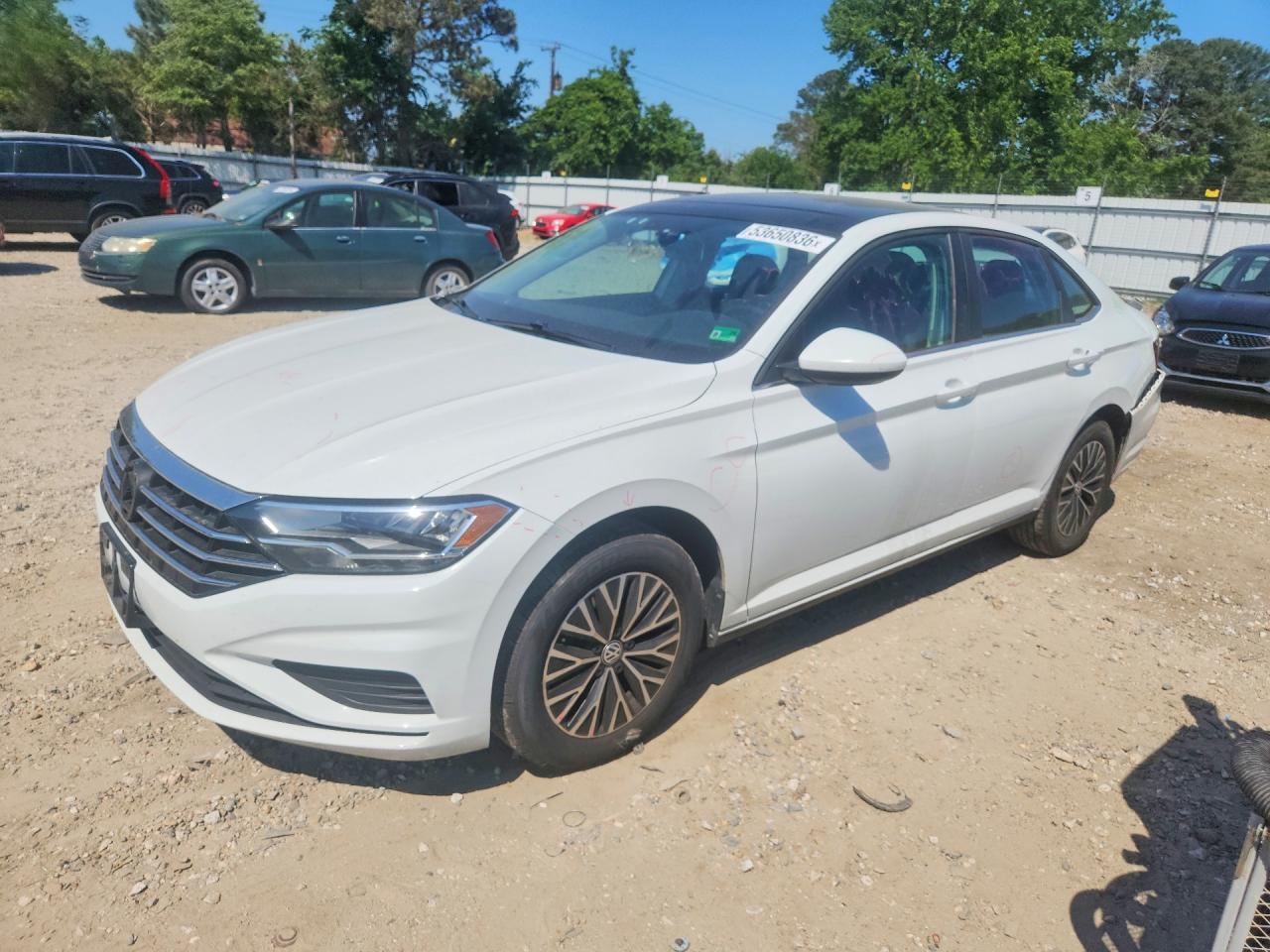 Salvage Volkswagen Jetta Image