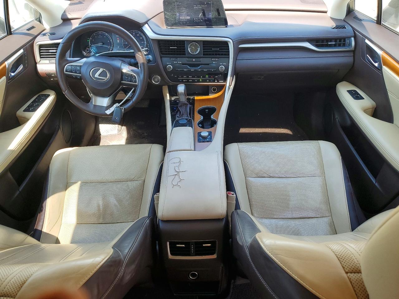 Lexus RX Base