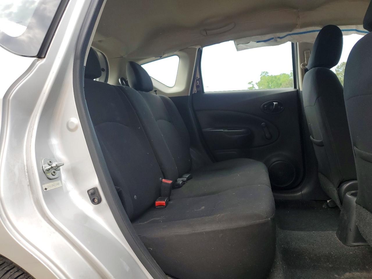 Nissan Versa S Plus