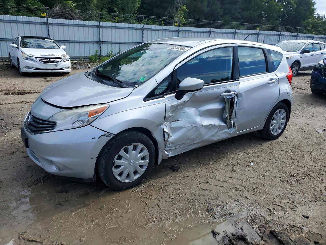 Salvage Nissan Versa Image