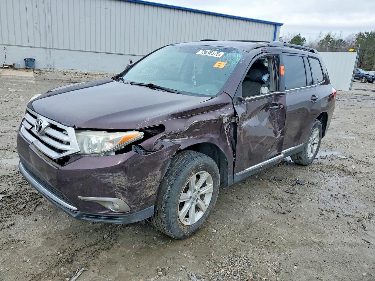 Salvage Toyota Highlander Image