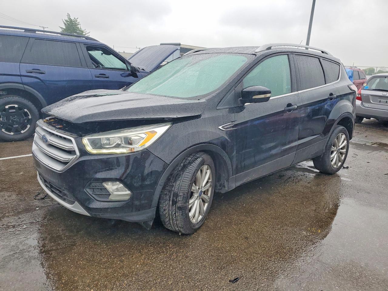 Salvage Ford Escape Image