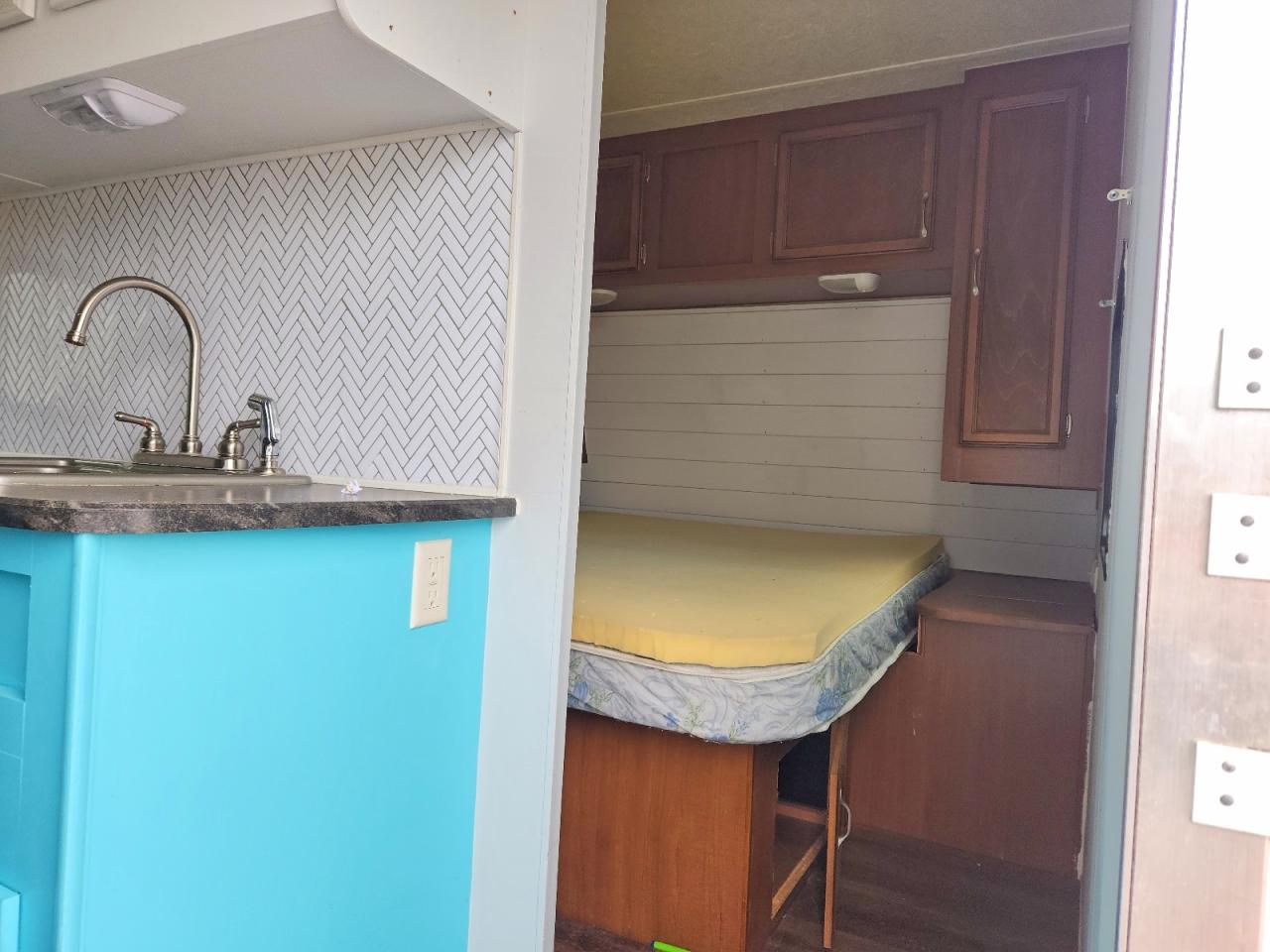 Camper Autumn Rid