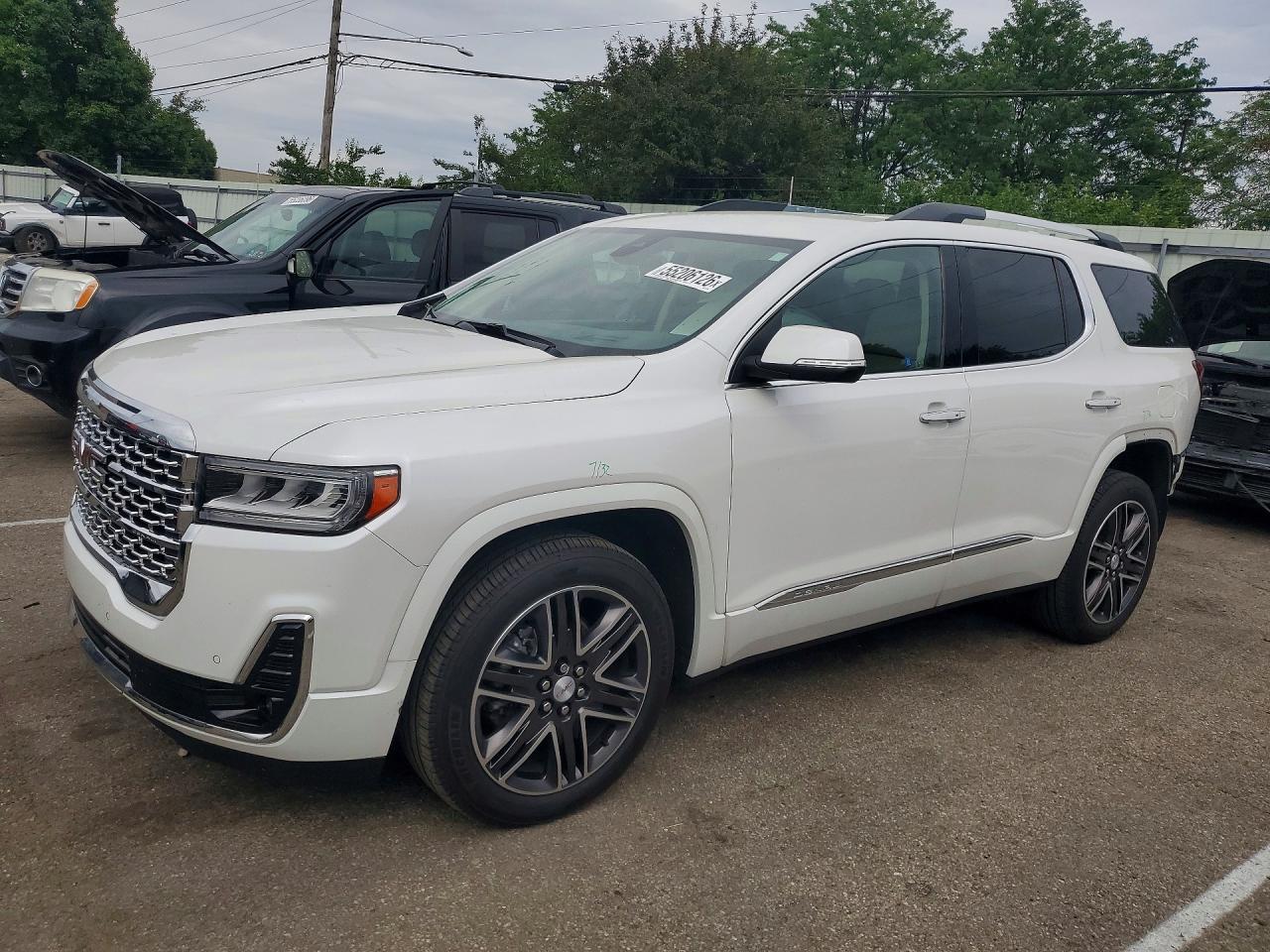Salvage GMC Acadia Image