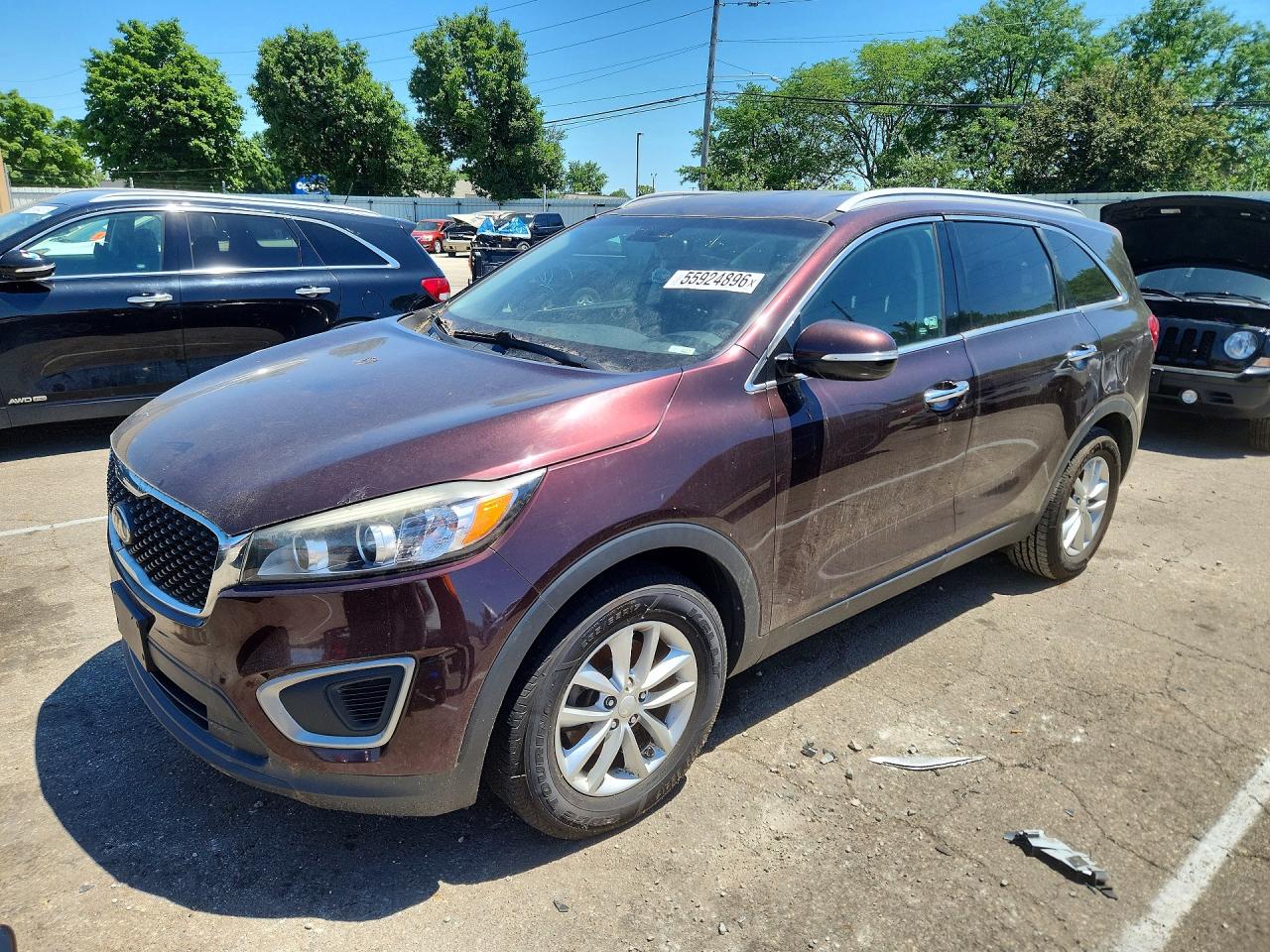 Salvage Kia Sorento Image