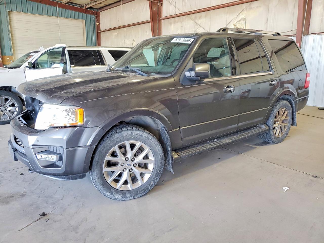 Salvage Ford Expedition Image